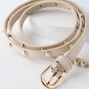 NWOT! Lulu's Cream Pearl Belt